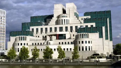 The UK's Secret Intelligence Service Introduces Deep Web Platform to Attract Agents in the Russian Federation